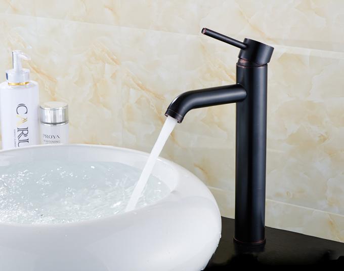 Rubinetti moderni del lavandino del rubinetto/bagno di miscelatore del lavabo che di sollevamento tipo