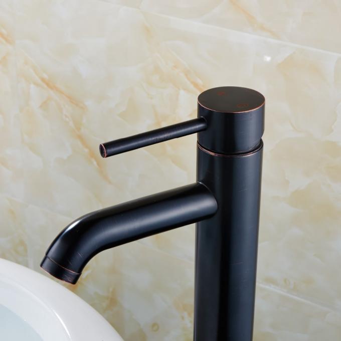 Rubinetti moderni del lavandino del rubinetto/bagno di miscelatore del lavabo che di sollevamento tipo