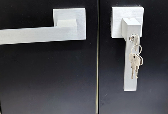 Protezione della porta del capanno in alluminio resistente agli UV per il deposito in giardino